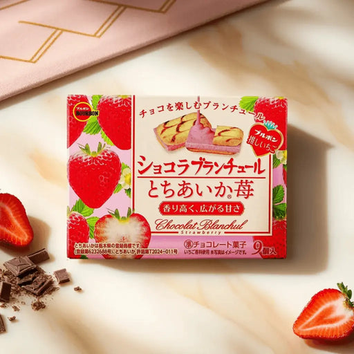 Bourbon Strawberry Chocolate Flavor Sandwich Cookies, 40g Bourbon
