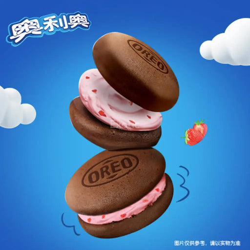 Oreo Soft Cakes with Strawberry Cream Filling - 133g
