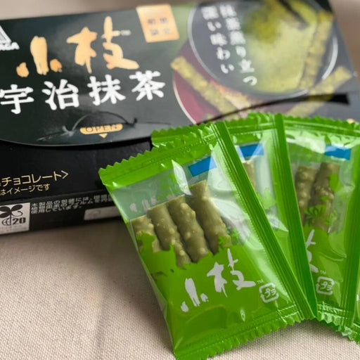 Morinaga Koeda Milk Chocolate Sticks Uji Matcha Flavor, 22g Morinaga